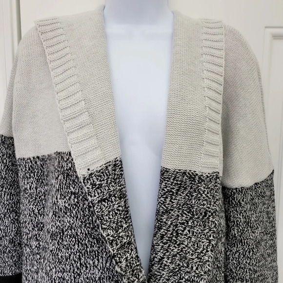 Tahari Chunky Knit Heavy Open Cardigan Hooded Gray Black Cream Colorblock Size M - Picture 2 of 8
